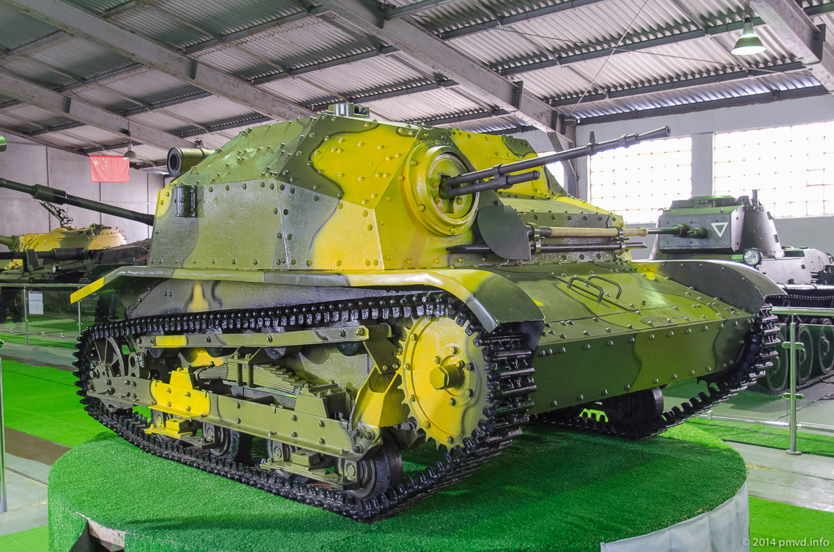 Танкетка TKS в танковом музее Кубинки