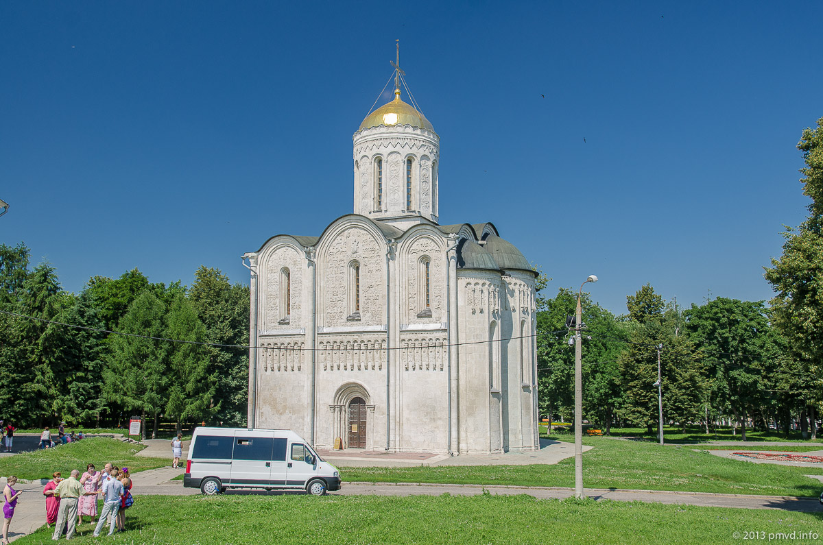 Дмитриевский собор во Владимире.